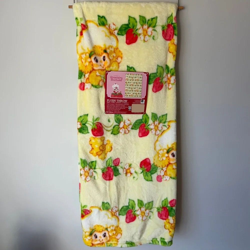 New Strawberry Shortcake 50x70 Yellow Throw Blanket Lemon Meringue Cute Blonde